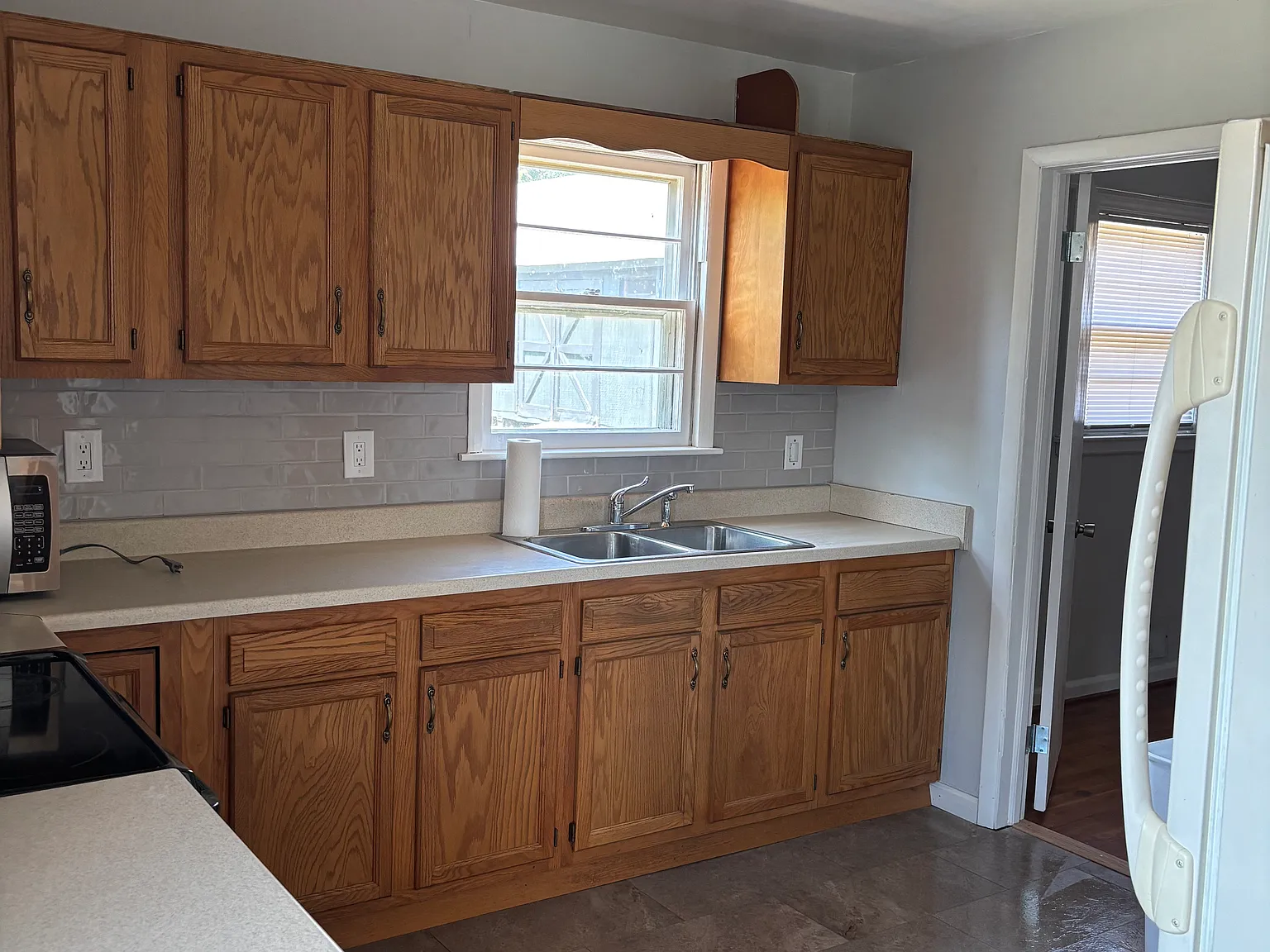 3 bed, 925 sqft, $1,710 — Photo 4