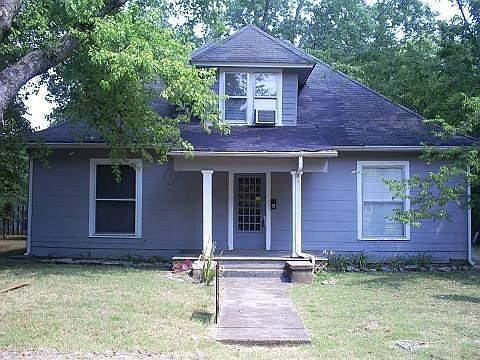 1st image of 305 4th Ave #A