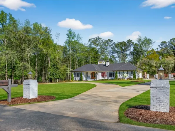 2140 White Oak Ln, Auburn, AL 36830