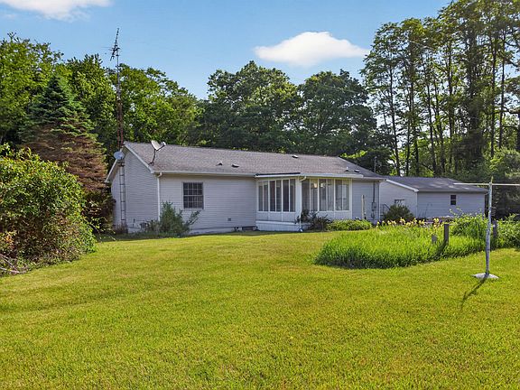 4th image of 3635 Hart Rd