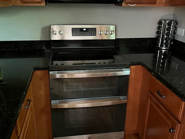 1320 N Hoyne Ave #2 — Photo 10