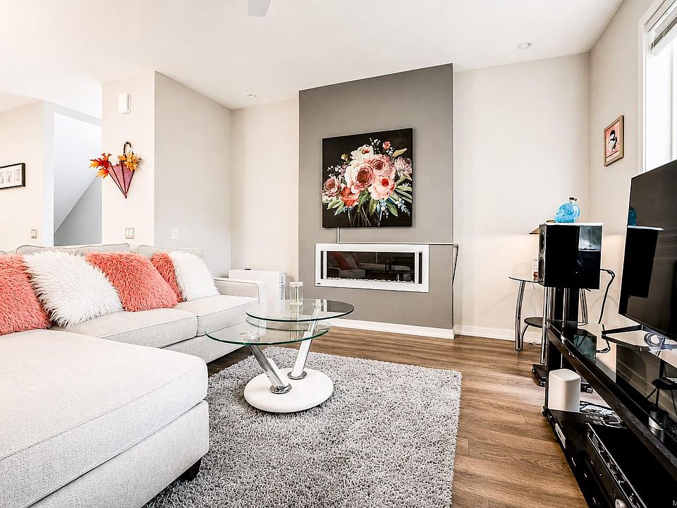 1st image of 694 Hoylake Ave #112