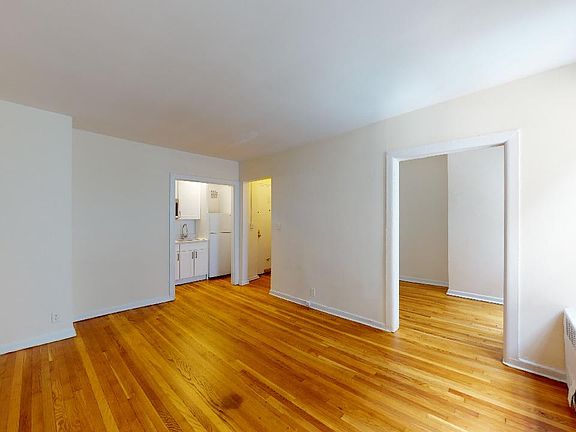 4th image of 959 2nd Ave #3B