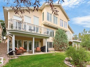 577 Butterworth Way NW #14, Edmonton, AB T6R2Y2