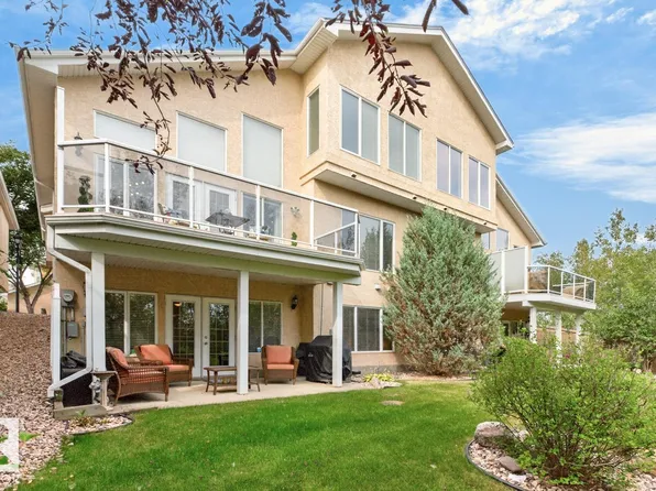 577 Butterworth Way NW #14, Edmonton, AB T6R 2Y2