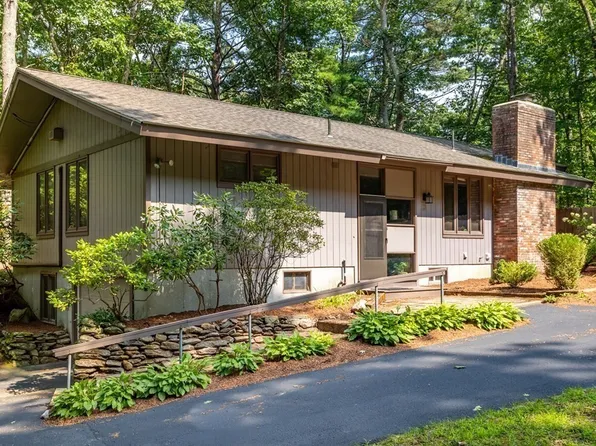 97 Glen Ave, Upton, MA 01568