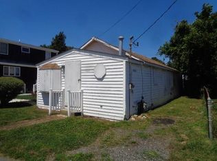 126 Seaconnet Blvd, Portsmouth, RI 02871