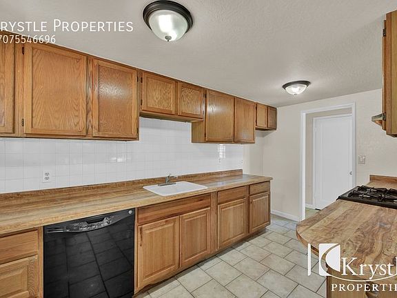 4th image of 266 Los Altos Pl
