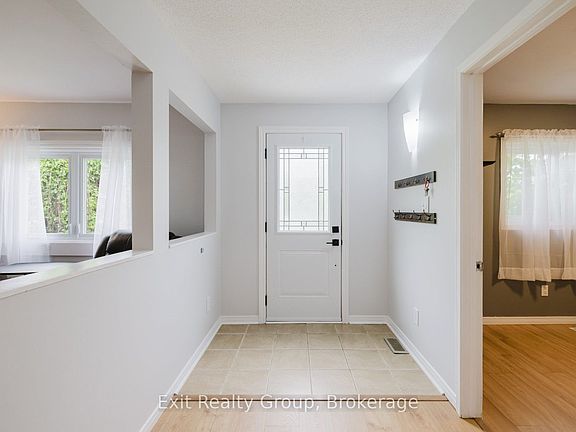 5th image of 53 Quinte View Rd
