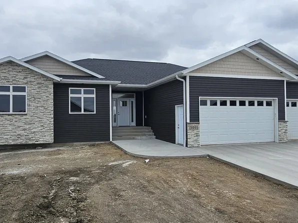 3911 Platinum St, Bismarck, ND 58503