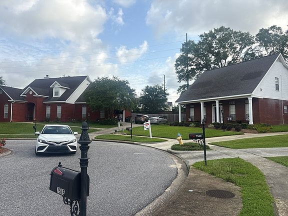 4th image of 7515 Cumberland Ct