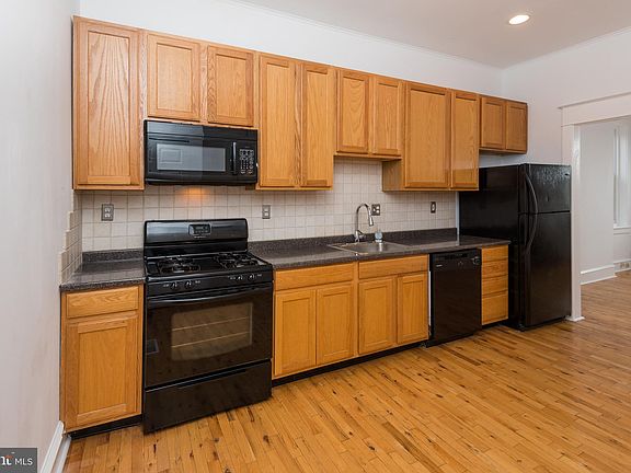 4th image of 1238 E Montgomery Ave Unit 2