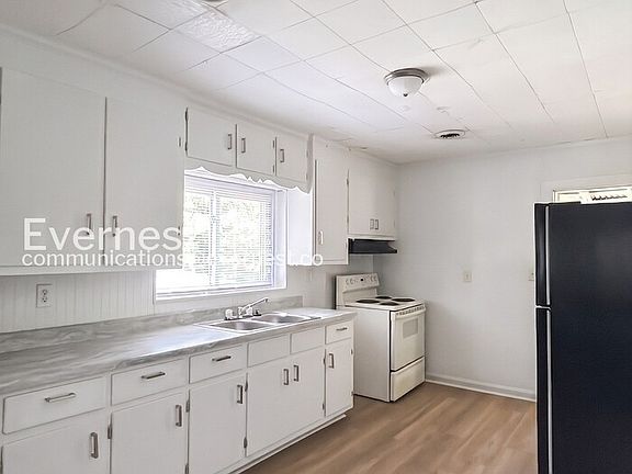 4th image of 1004 Sunnyside Ave