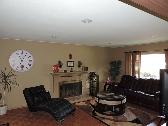 2nd image of 6222 Lake Lucerne Dr