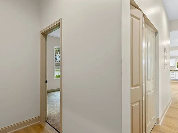 3rd image of 1433 Beech St #B