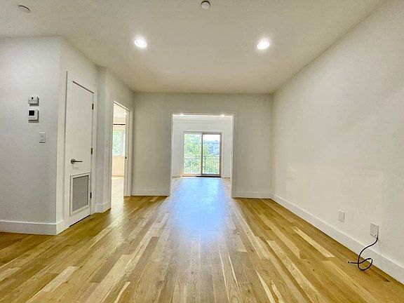 5th image of 126 Boerum St APT 3