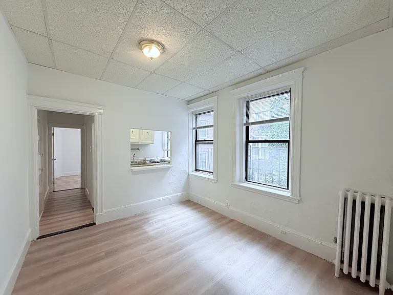 24 Phillips St #6 — Photo 2