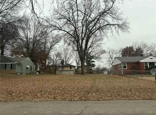 10003 E 36th St, Independence, MO 64052