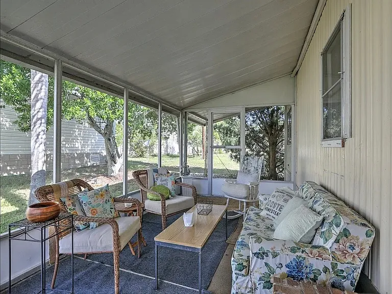 308 Pineapple St — Photo 3