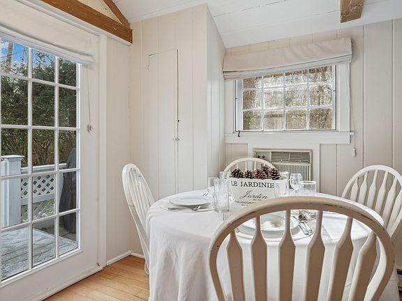 2nd image of 31 Wainscott Stone Rd