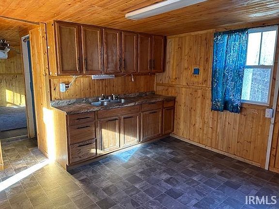 5th image of 10981 Private Road 560 W