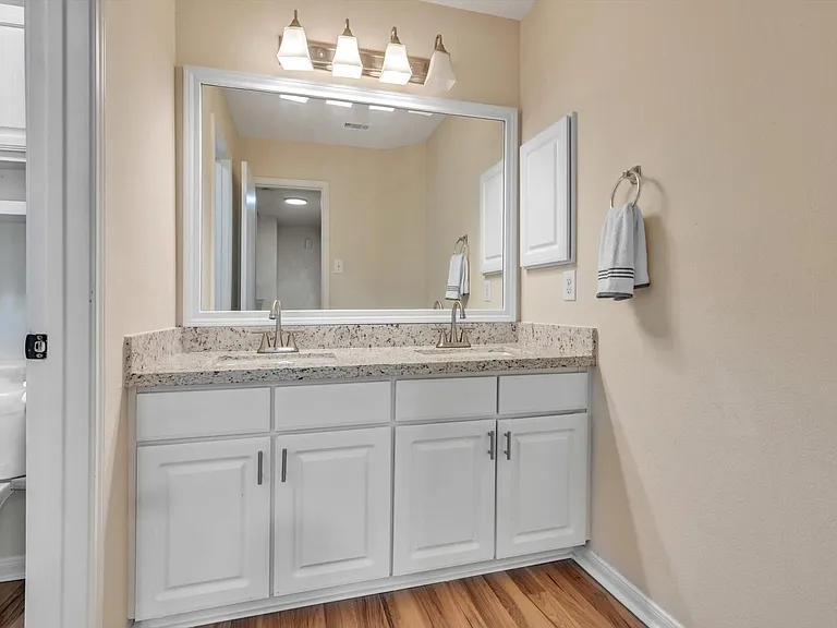 1722 Sun Point Ct — Photo 29