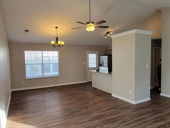 3rd image of 4215 Lambert Ave