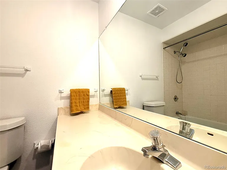 935 Saturn Dr #207 — Photo 18