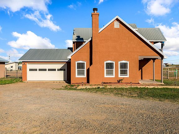 3rd image of 8 Starlight Acres Dr