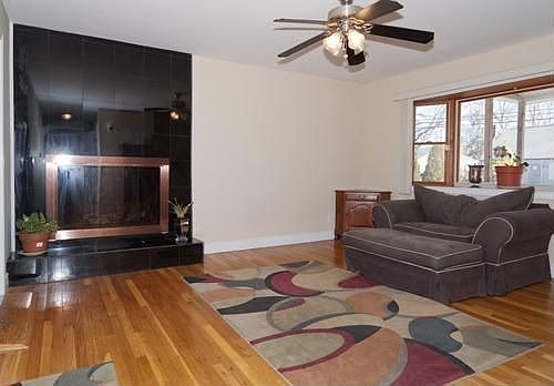 3rd image of 30 Lakewood Ave
