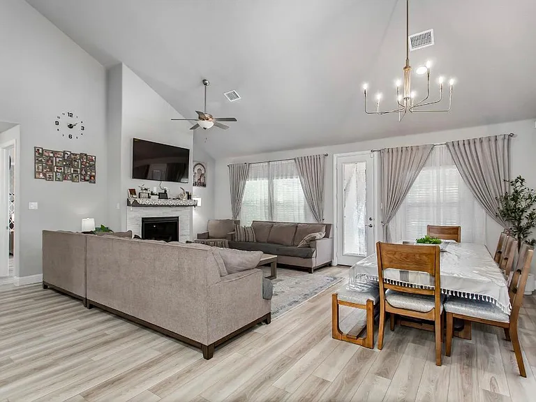 2437 Pinnacle Pl — Photo 15