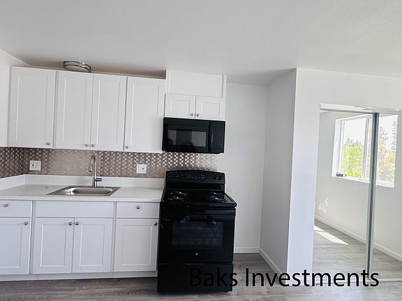 3rd image of 11460 Killion St #104
