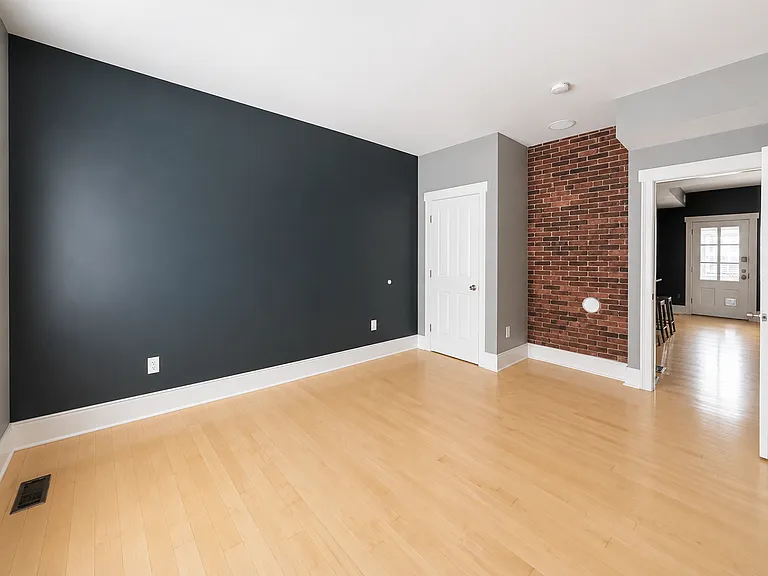 132 W Merrimack St #1 — Photo 6