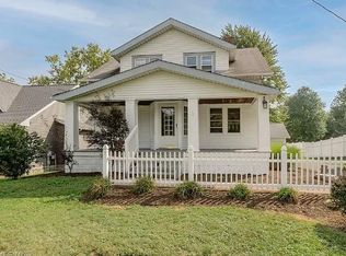 929 Som Center Rd, Mayfield Village, OH 44143