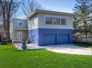 2400 Derbyshire Rd, Cleveland Heights, OH 44106