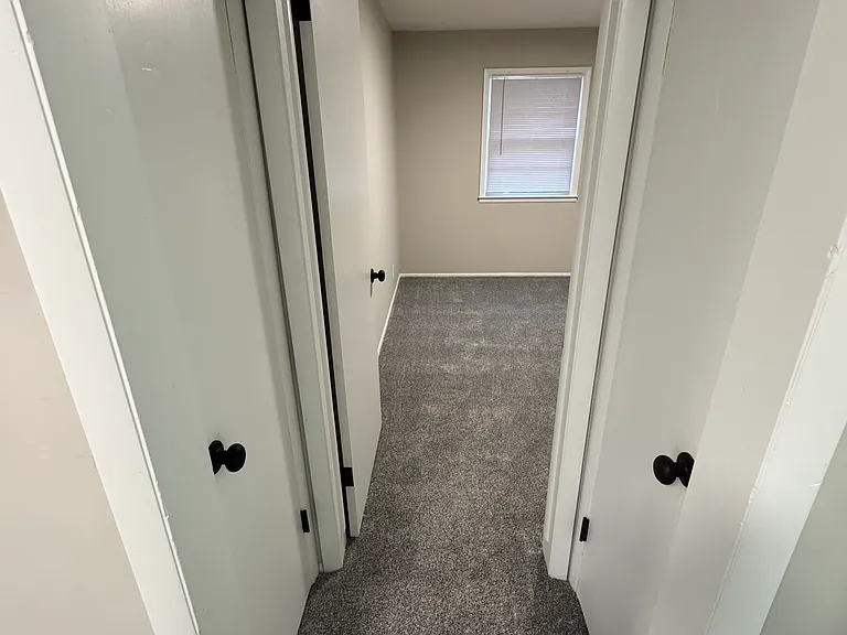 204 W 5th St #2 — Photo 8