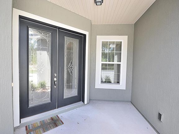 3rd image of 82 Cloisterbane Dr
