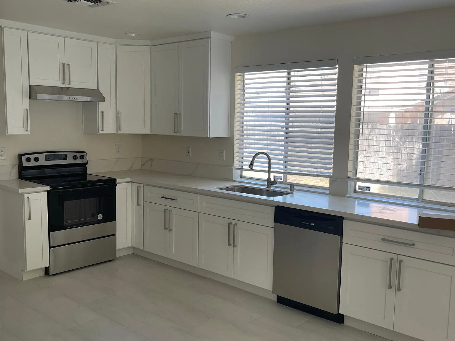 4 bed, 2119 sqft, $2,995 — Photo 1