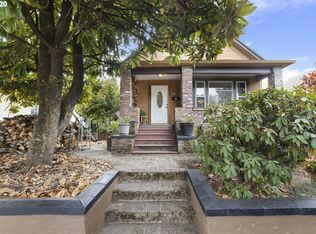836 NE Jarrett St, Portland, OR 97211