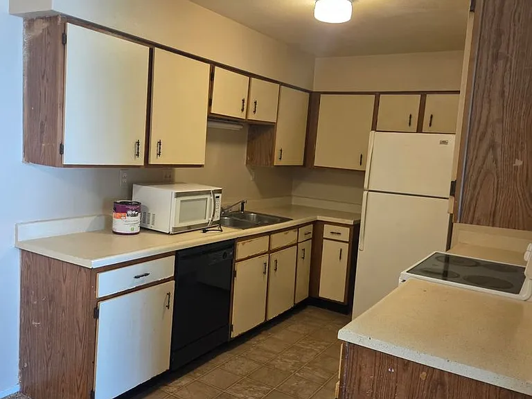 Douglas Apartments - 400 Judy Street - Heart of Branson — Photo 6