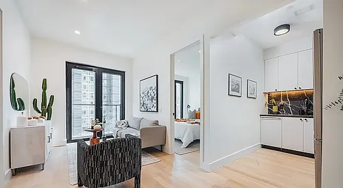 260 Gold St Photo 1