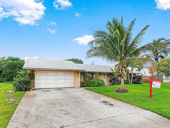 2nd image of 2716 Park Dr