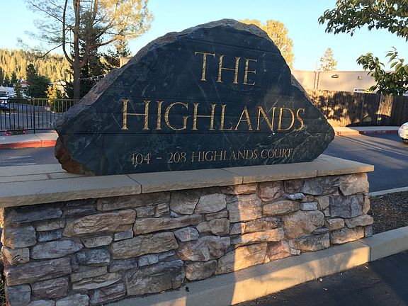 2nd image of 207 Highlands Ct