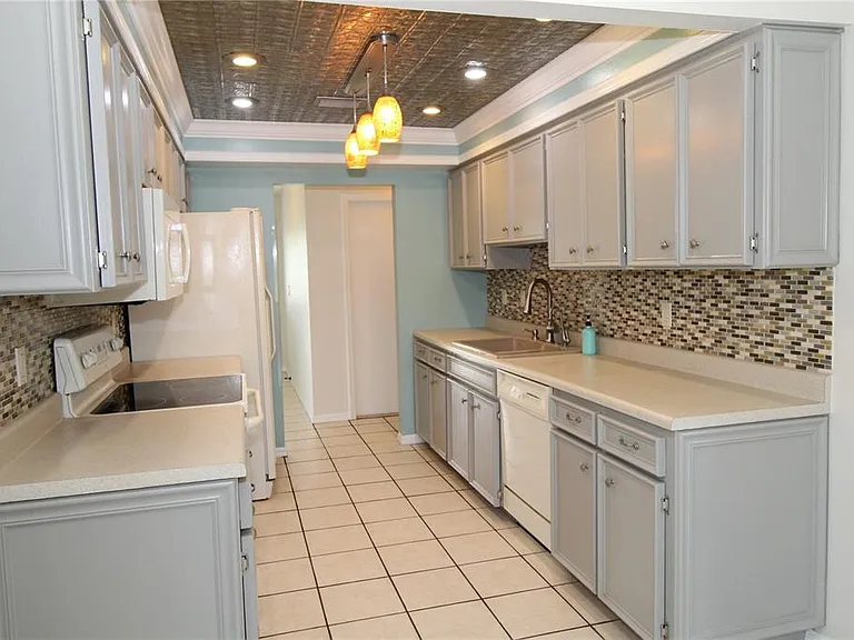 309 Bryce Ct — Photo 14