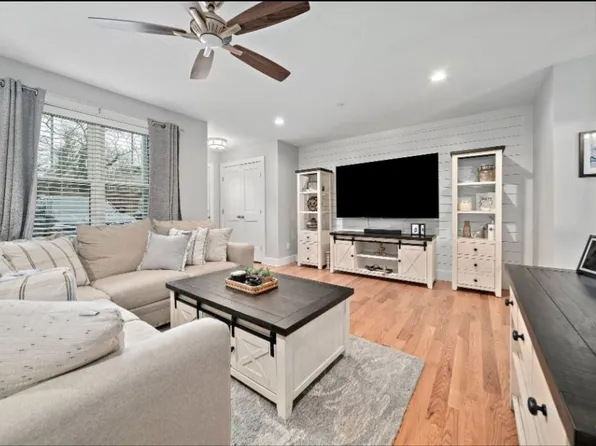 1 Samoset Ct #B, Plymouth, MA 02360