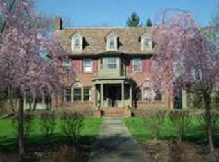 2750 Endicott Rd, Shaker Heights, OH 44120