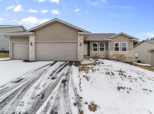 952 Margarets Way, Belleville, WI