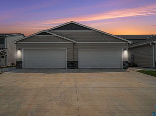 2306 E Cama Pl, Sioux Falls, SD 57108
