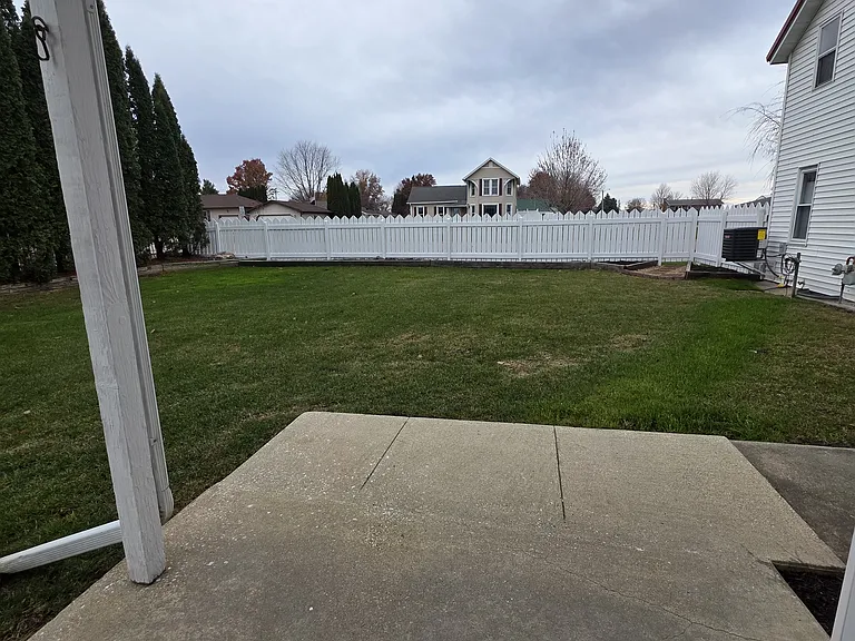 410 W Main St — Photo 5