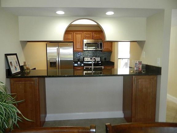 4th image of 42 Plantation Dr APT 205